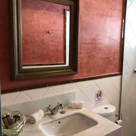 La Carreña Hotel *